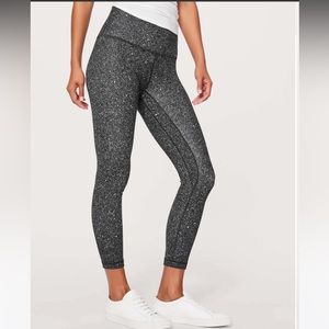 Lululemon Align 25” size 2 Luminesce Splatter Ice Grey Black EUC